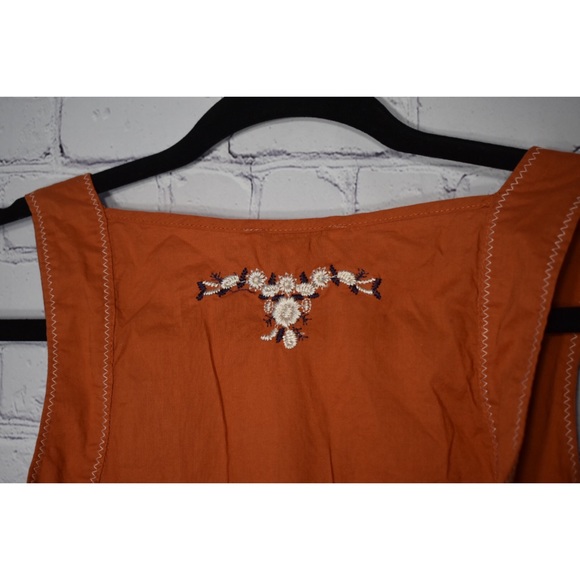 Embroidered Tank Top Blouse - Picture 5 of 8